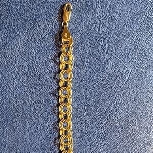 Elegant 14kt Gold  Bracelet